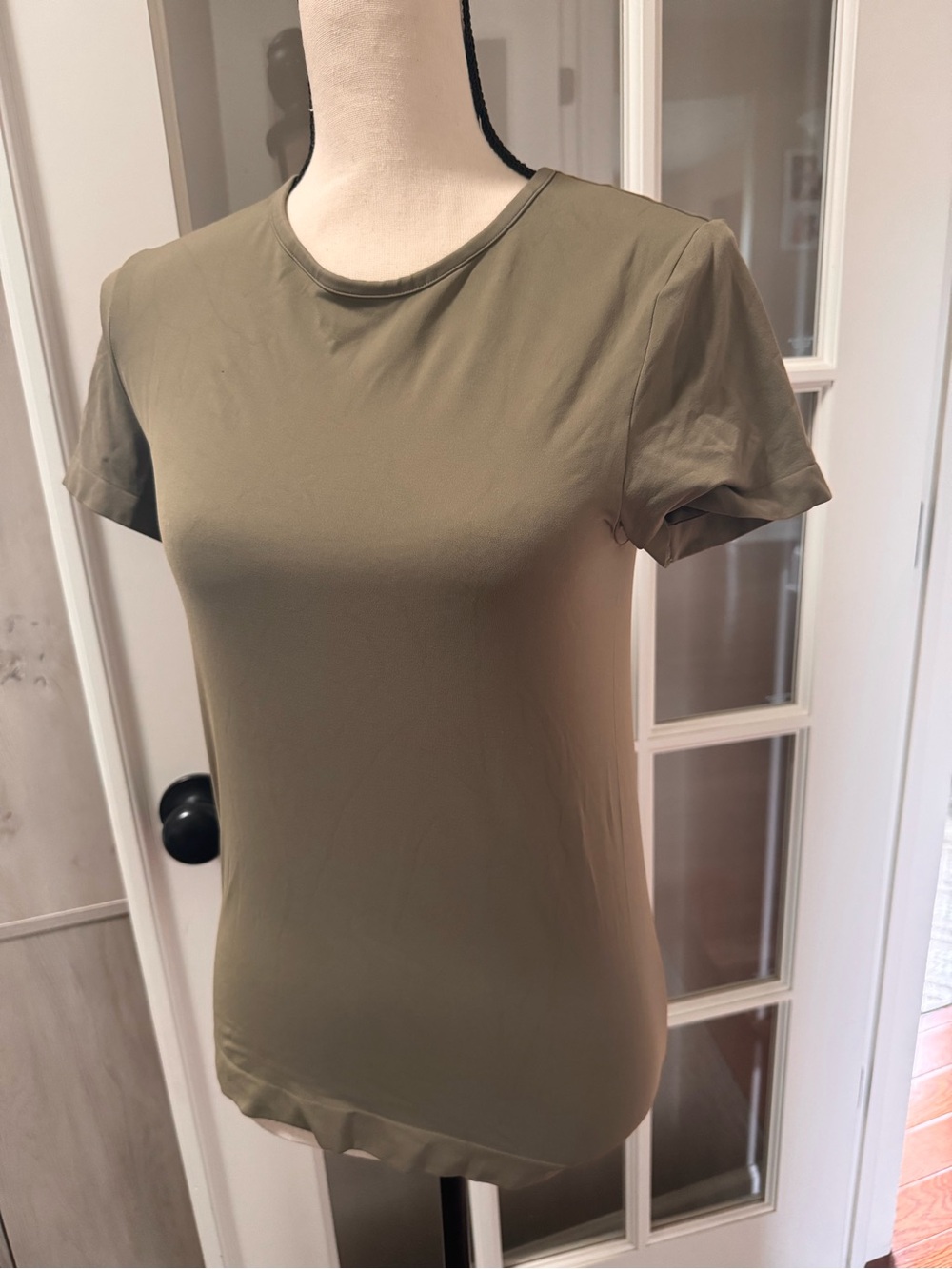 Skims 1x tshirt olive green color